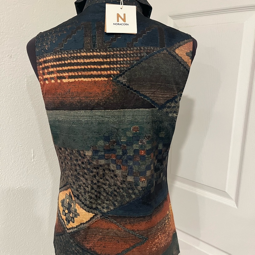 NoraCora southwest sleeveless collared top - Picture 4 of 5